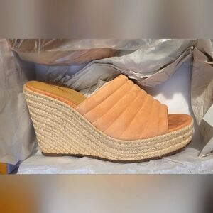 Women's Tan Wedge Sandals